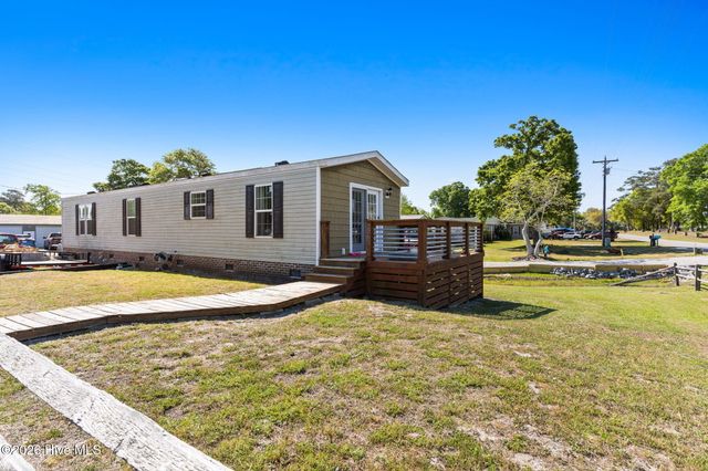 2262 W Tanglewood Drive SW, Supply, NC 28462