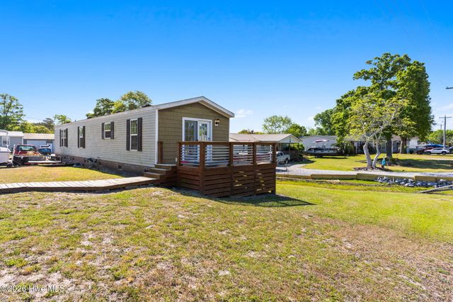 2262 W Tanglewood Drive SW, Supply, NC 28462