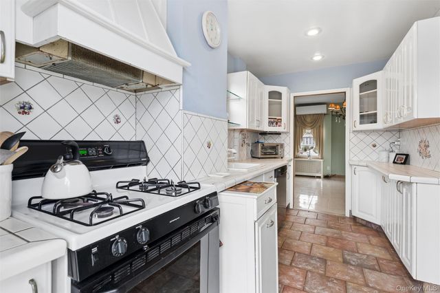 8783 254th Street, Bellerose, NY 11426