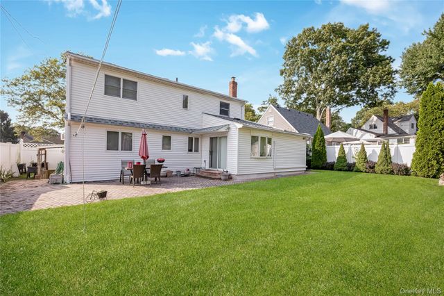 9 Linwood Avenue, Farmingdale, NY 11735