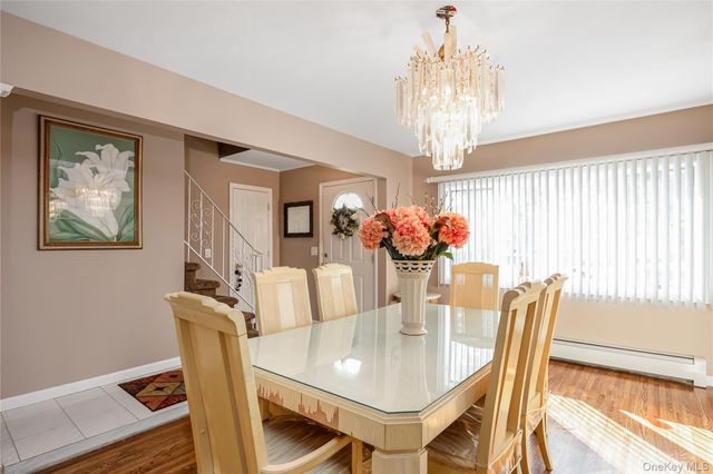 9 Linwood Avenue, Farmingdale, NY 11735