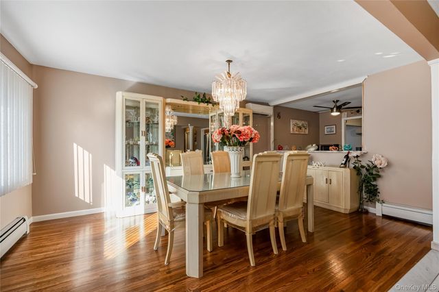 9 Linwood Avenue, Farmingdale, NY 11735