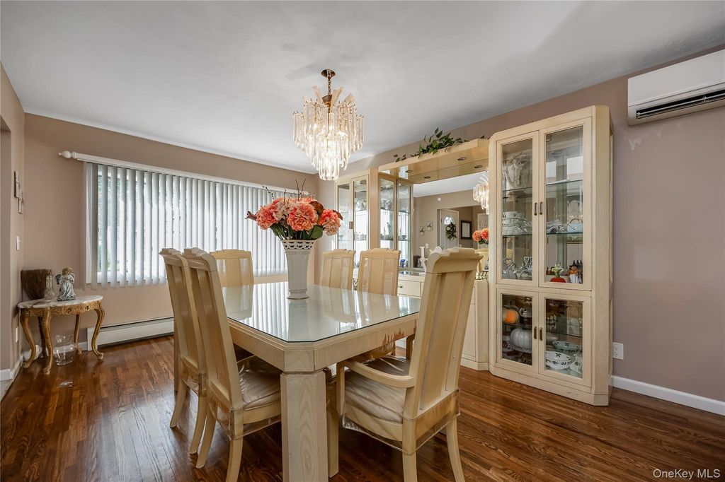 9 Linwood Avenue, Farmingdale, NY 11735 — photo 5