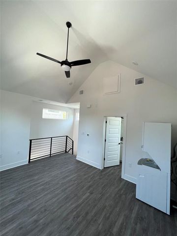 7603 Carver Ave 2, Austin, TX 78752
