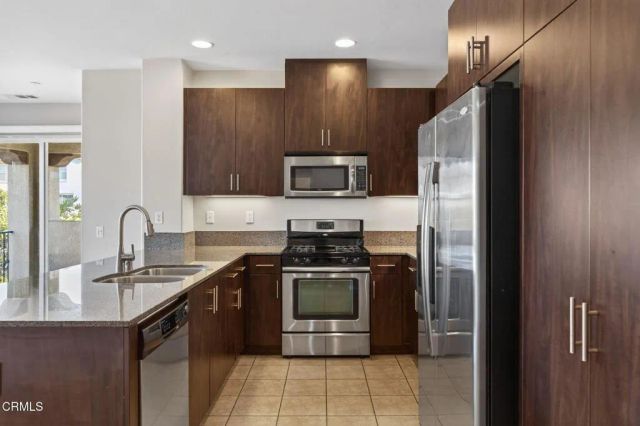 2715 Smokey Mountain Drive, Oxnard, CA 93036