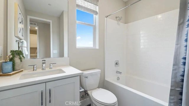 24328 Corte Cambur, Valencia, CA 91354