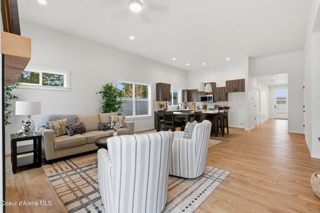 7322 N Breaux Dr, Coeur D'alene, ID 83815