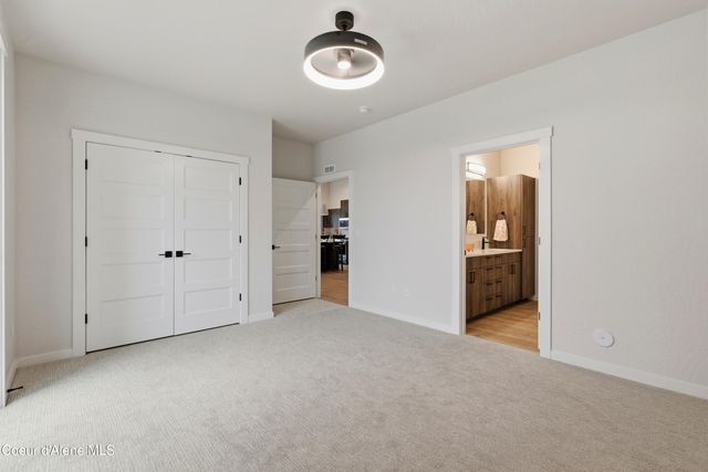 7322 N Breaux Dr, Coeur D'alene, ID 83815