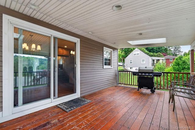 33 S Mortimer Avenue, Elmsford, NY 10523