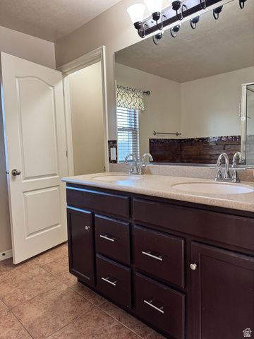 7692 N DECRESCENDO DR, Eagle Mountain, UT 84005