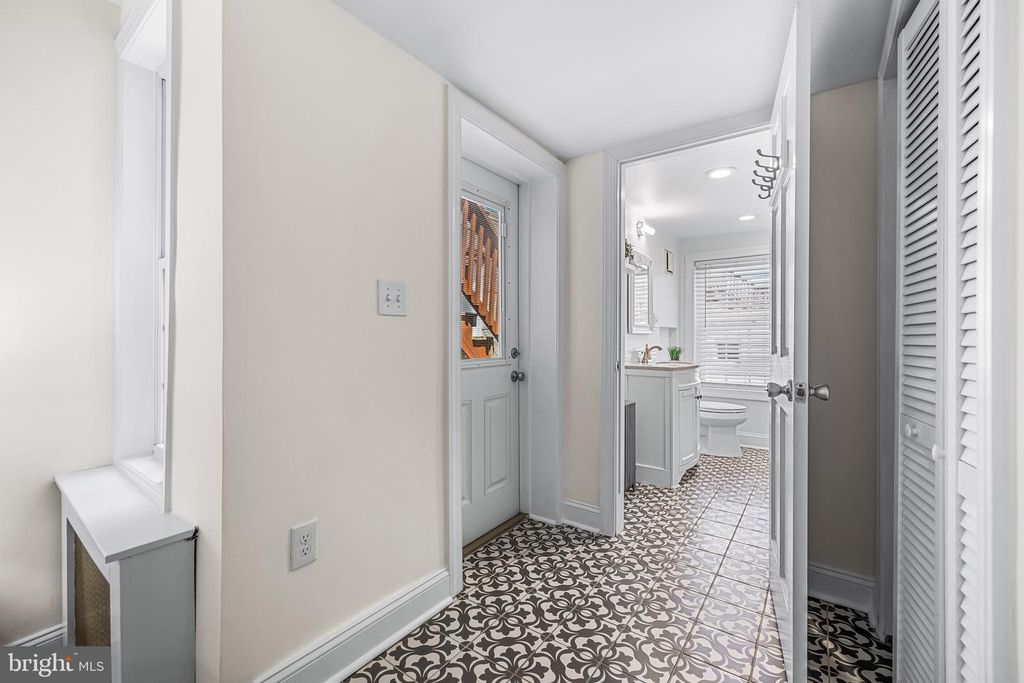 Image 18 of property listing at 1405 COVINGTON ST, Baltimore, MD 21230