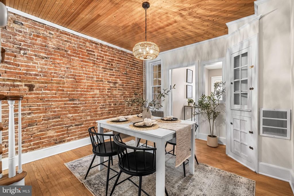 Image 7 of property listing at 1405 COVINGTON ST, Baltimore, MD 21230