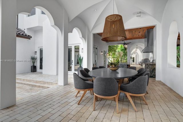 12650 SW 77th Ave, Pinecrest, FL 33156