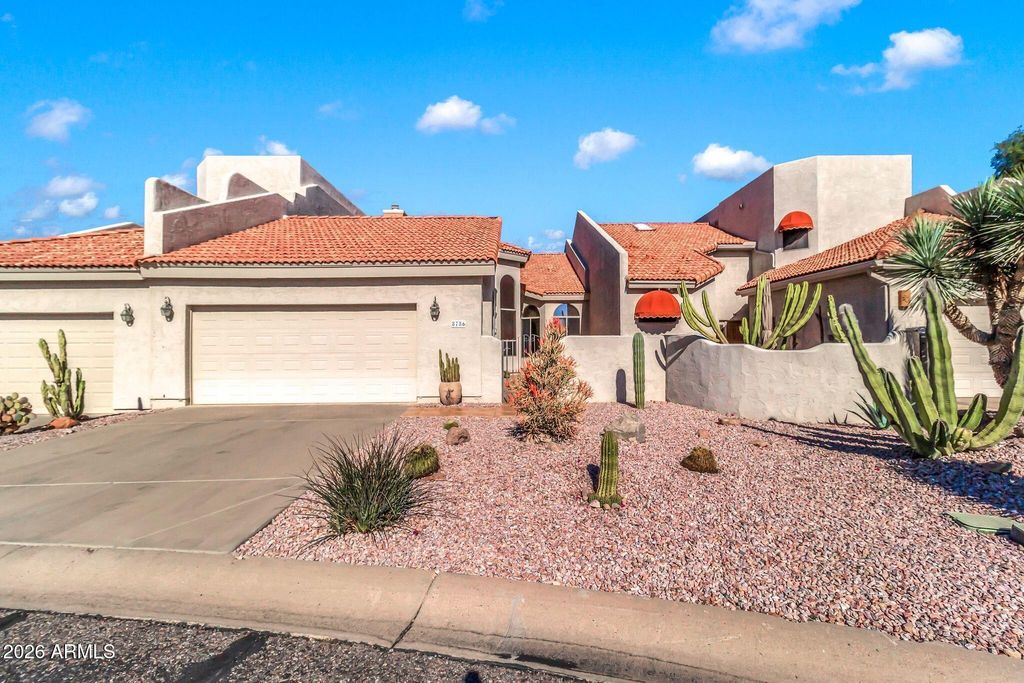 8786 E Sandtrap Court, Gold Canyon, AZ 85118