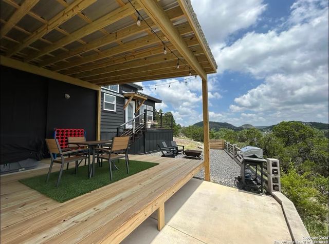 1382 Qappuella, Canyon Lake, TX 78133