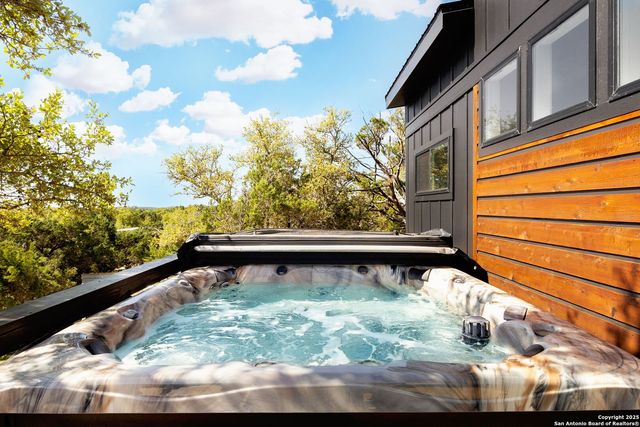 1382 Qappuella, Canyon Lake, TX 78133