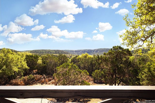 1382 Qappuella, Canyon Lake, TX 78133