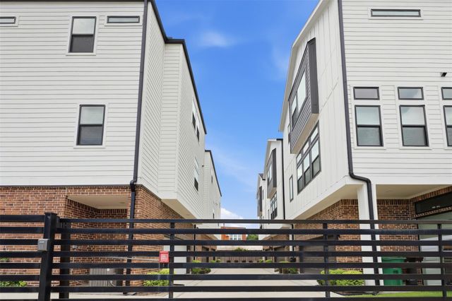 326 Eastwood Street, Houston, TX 77011