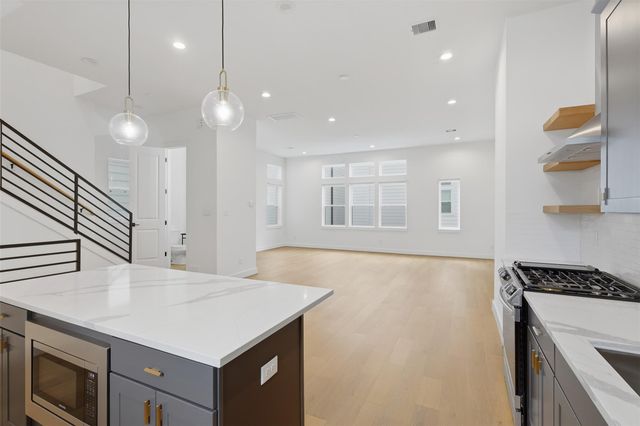 326 Eastwood Street, Houston, TX 77011