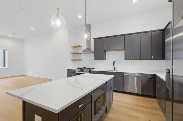 326 Eastwood Street, Houston, TX 77011