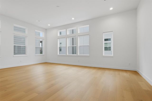 326 Eastwood Street, Houston, TX 77011