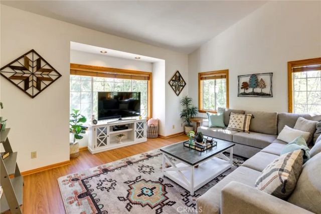 196 Hillcrest Court, Lake Arrowhead, CA 92352