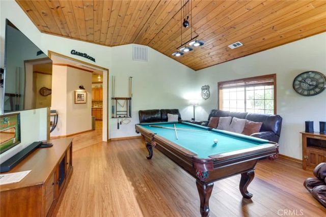 196 Hillcrest Court, Lake Arrowhead, CA 92352