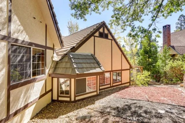 196 Hillcrest Court, Lake Arrowhead, CA 92352