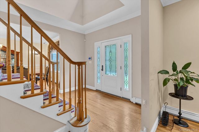 25 Pashen Place, Dix Hills, NY 11746