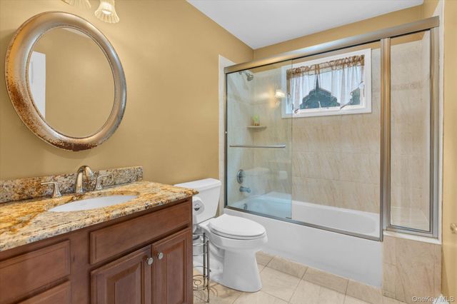 25 Pashen Place, Dix Hills, NY 11746