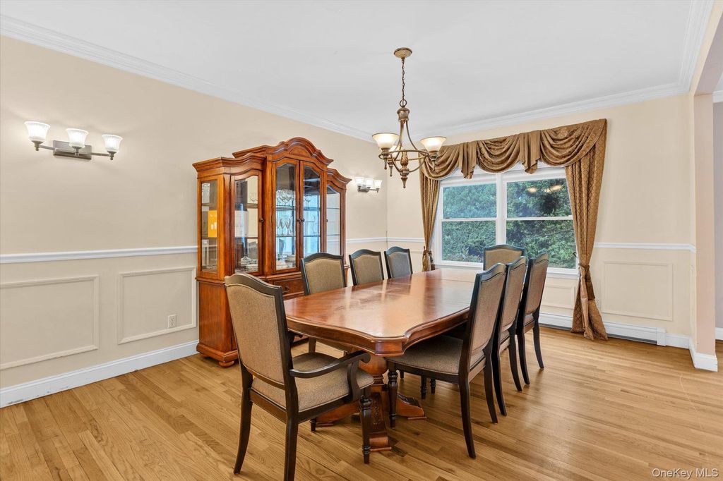 25 Pashen Place, Dix Hills, NY 11746 — photo 5
