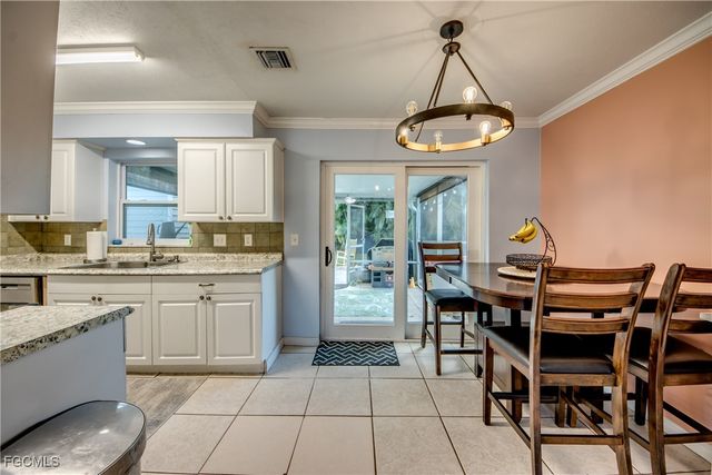 2912 Poinciana DR, Naples, FL 34105