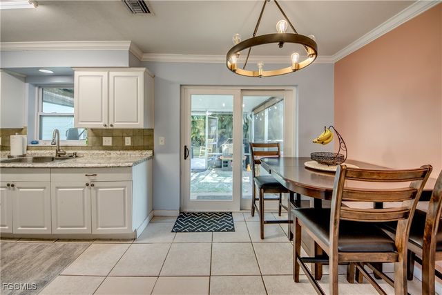 2912 Poinciana DR, Naples, FL 34105