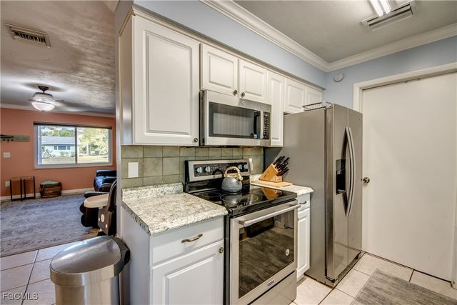 2912 Poinciana DR, Naples, FL 34105