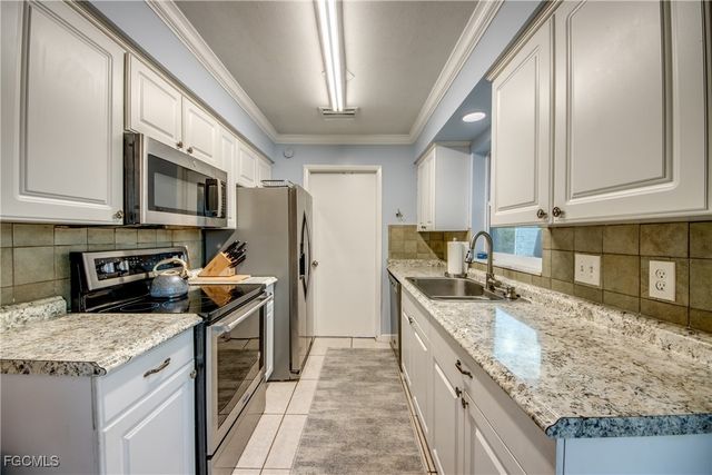 2912 Poinciana DR, Naples, FL 34105