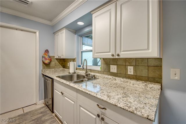 2912 Poinciana DR, Naples, FL 34105