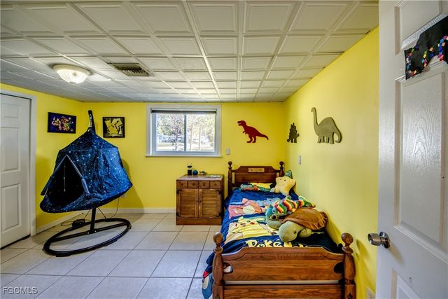 2912 Poinciana DR, Naples, FL 34105