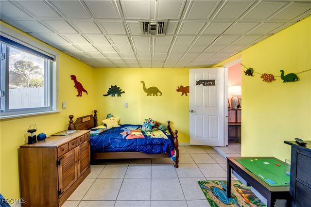 2912 Poinciana DR, Naples, FL 34105