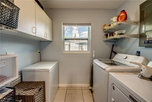 2912 Poinciana DR, Naples, FL 34105