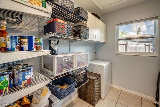 2912 Poinciana DR, Naples, FL 34105