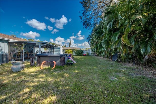 2912 Poinciana DR, Naples, FL 34105