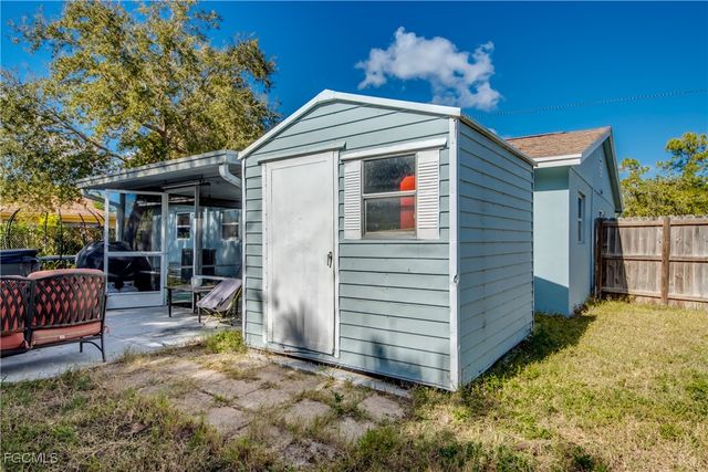 2912 Poinciana DR, Naples, FL 34105