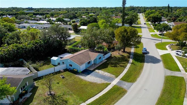 2912 Poinciana DR, Naples, FL 34105