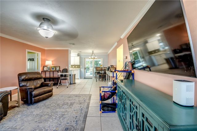 2912 Poinciana DR, Naples, FL 34105