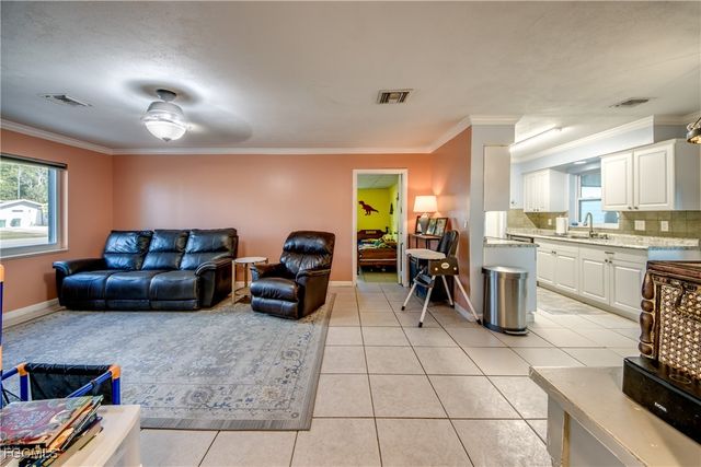 2912 Poinciana DR, Naples, FL 34105