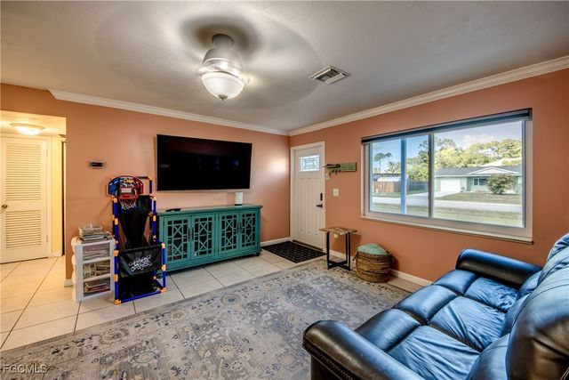 2912 Poinciana DR, Naples, FL 34105