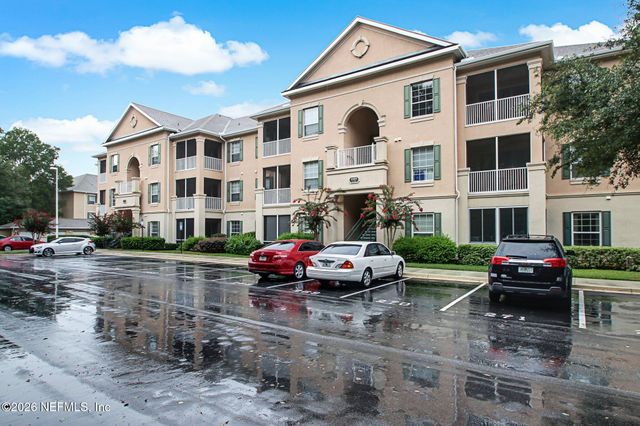 8601 BEACH Boulevard 811, Jacksonville, FL 32216