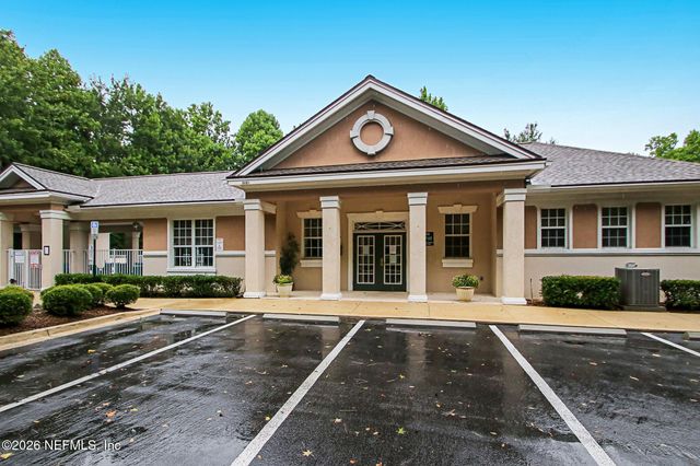 8601 BEACH Boulevard 811, Jacksonville, FL 32216