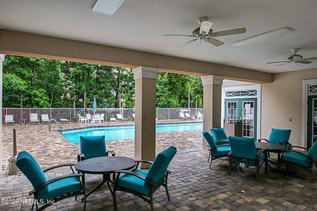 8601 BEACH Boulevard 811, Jacksonville, FL 32216