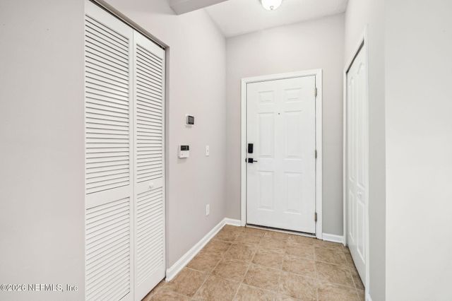 8601 BEACH Boulevard 811, Jacksonville, FL 32216